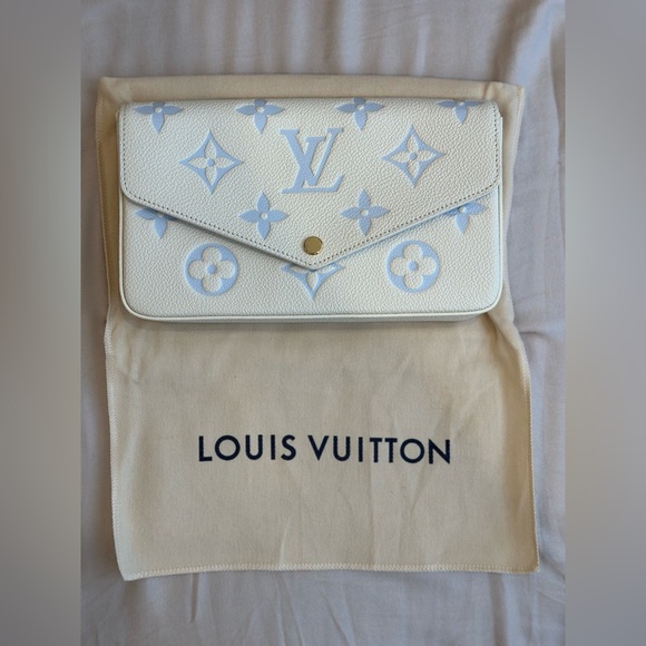 Louis Vuitton RARE: Félicie Pouchette in Latte/Candy Blue (NWT) - Picture 4 of 10